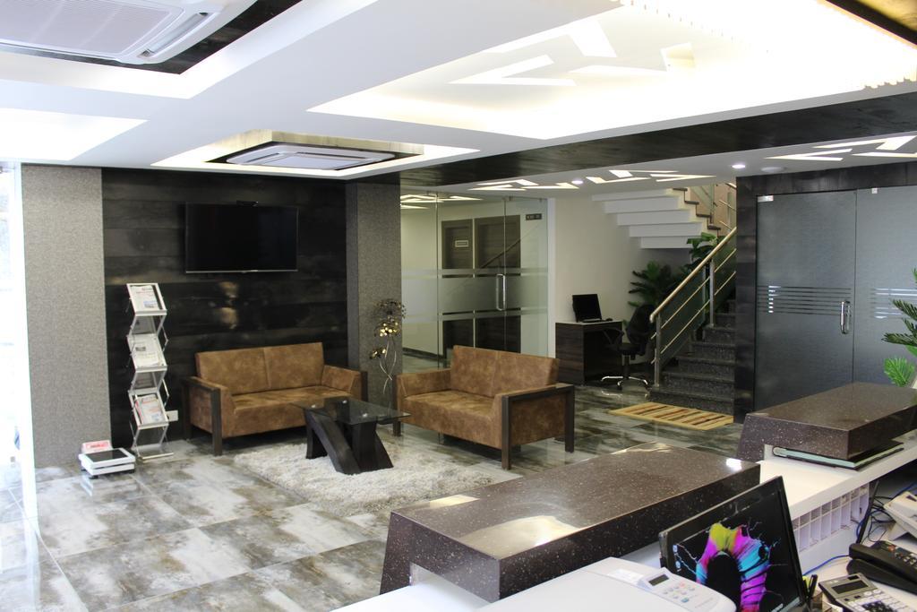 Treebo Unity Hotel Ahmedabad Exterior foto