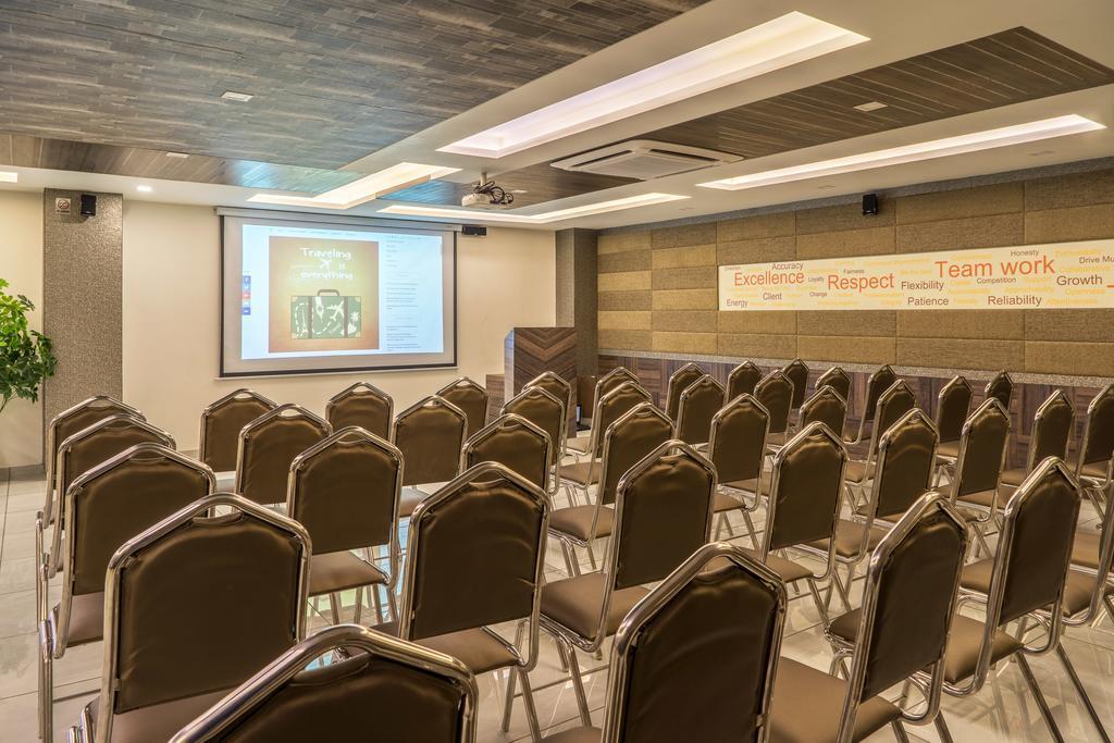 Treebo Unity Hotel Ahmedabad Exterior foto