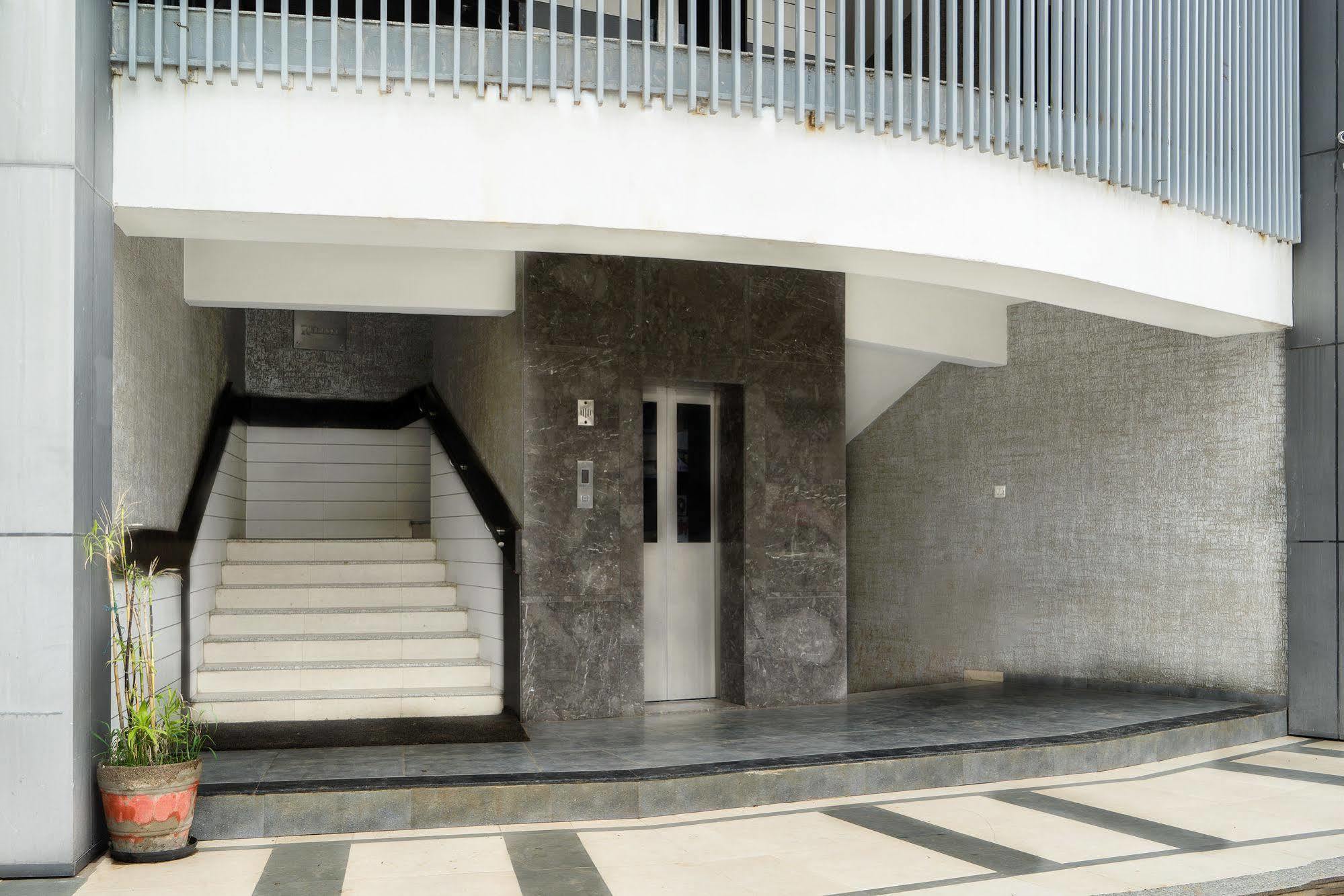 Treebo Unity Hotel Ahmedabad Exterior foto