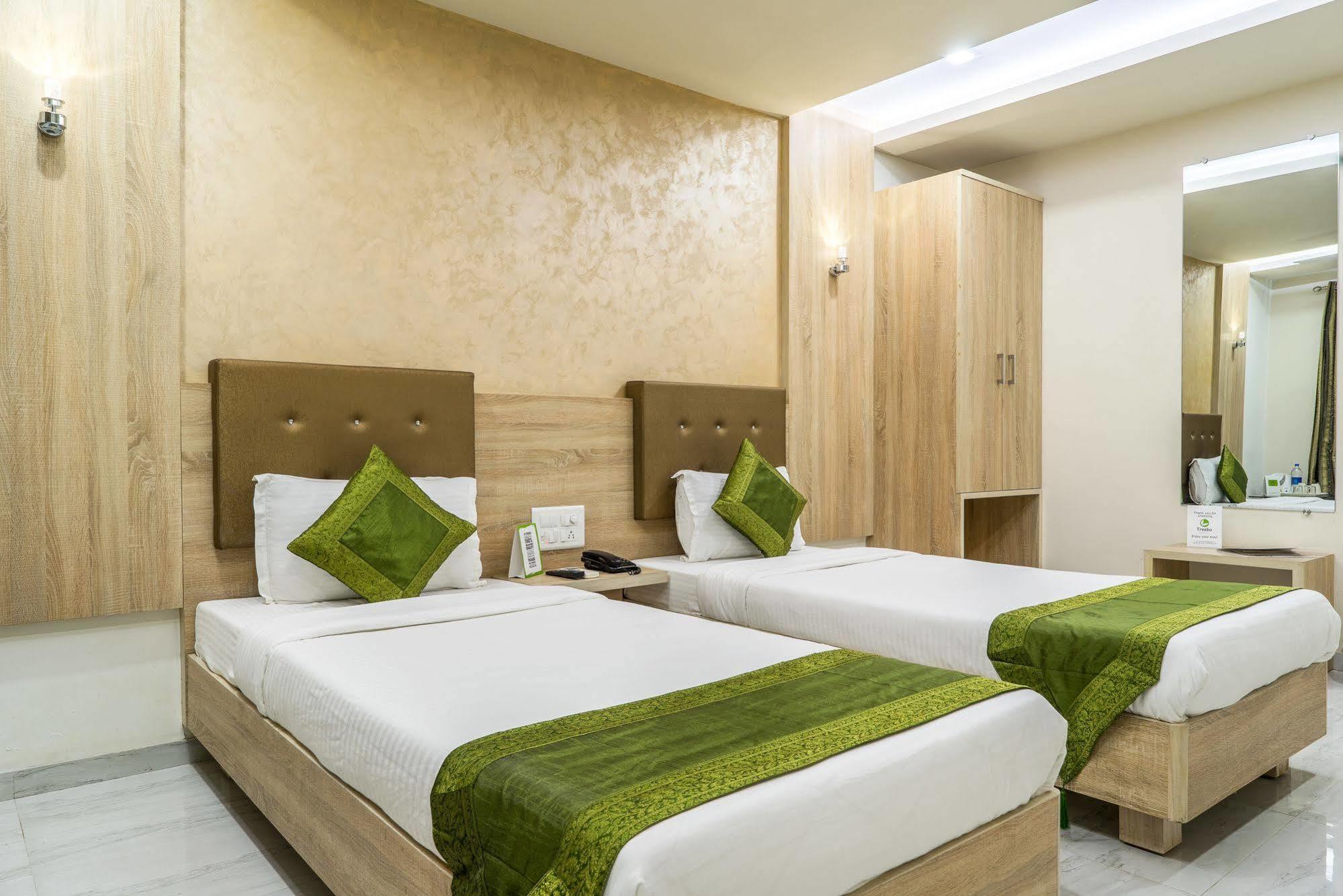 Treebo Unity Hotel Ahmedabad Exterior foto