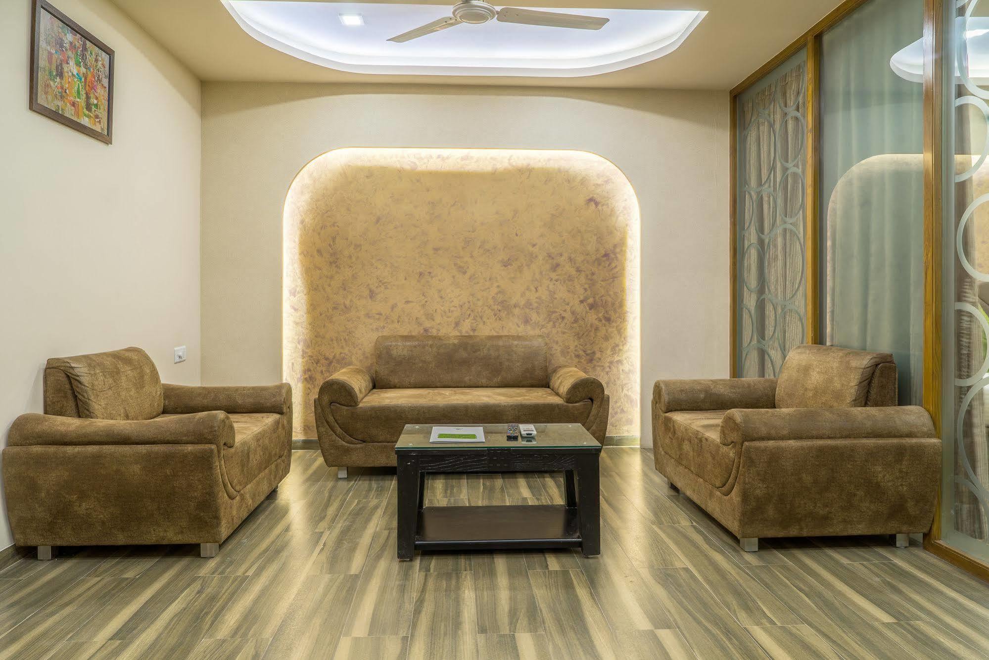 Treebo Unity Hotel Ahmedabad Exterior foto