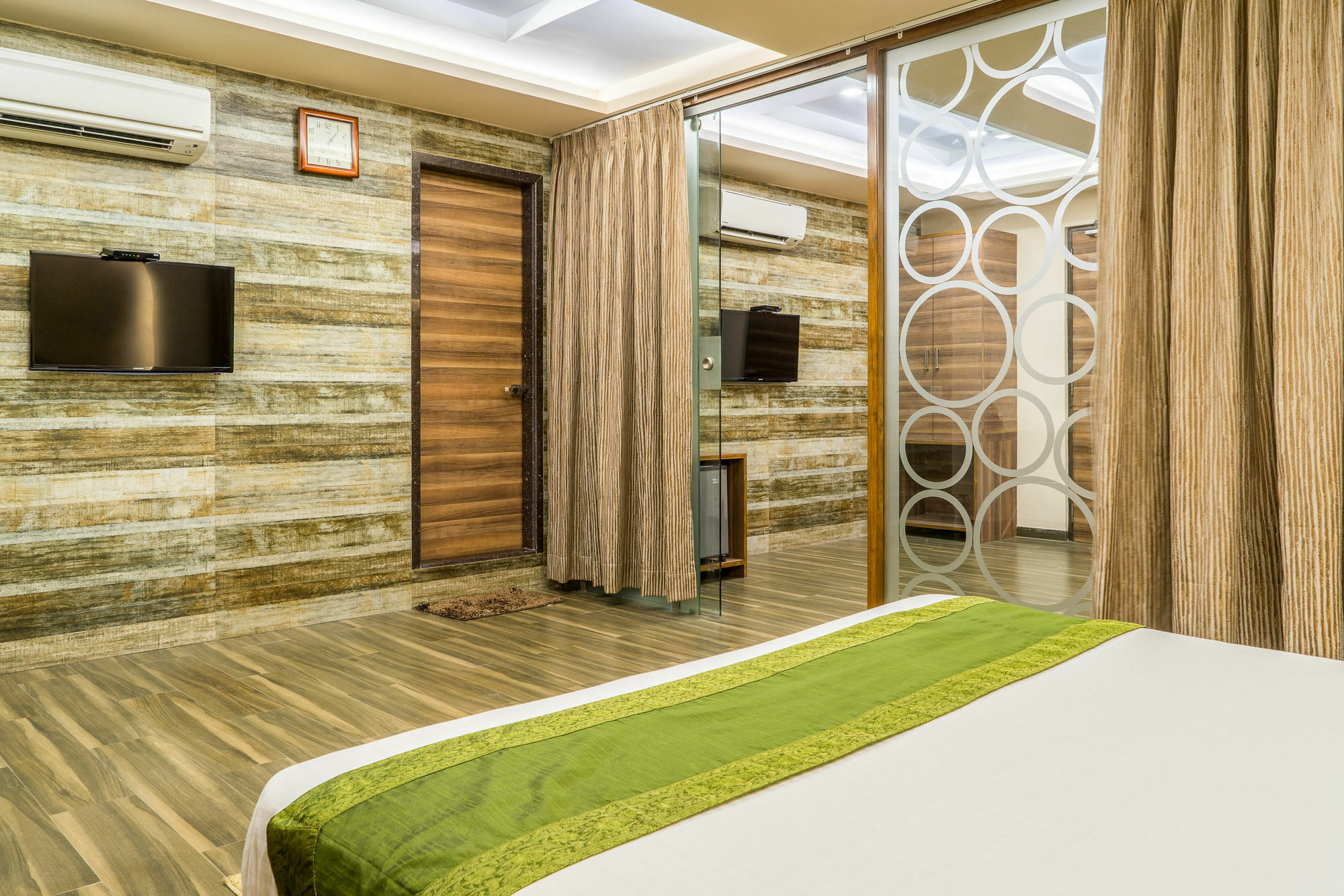 Treebo Unity Hotel Ahmedabad Exterior foto