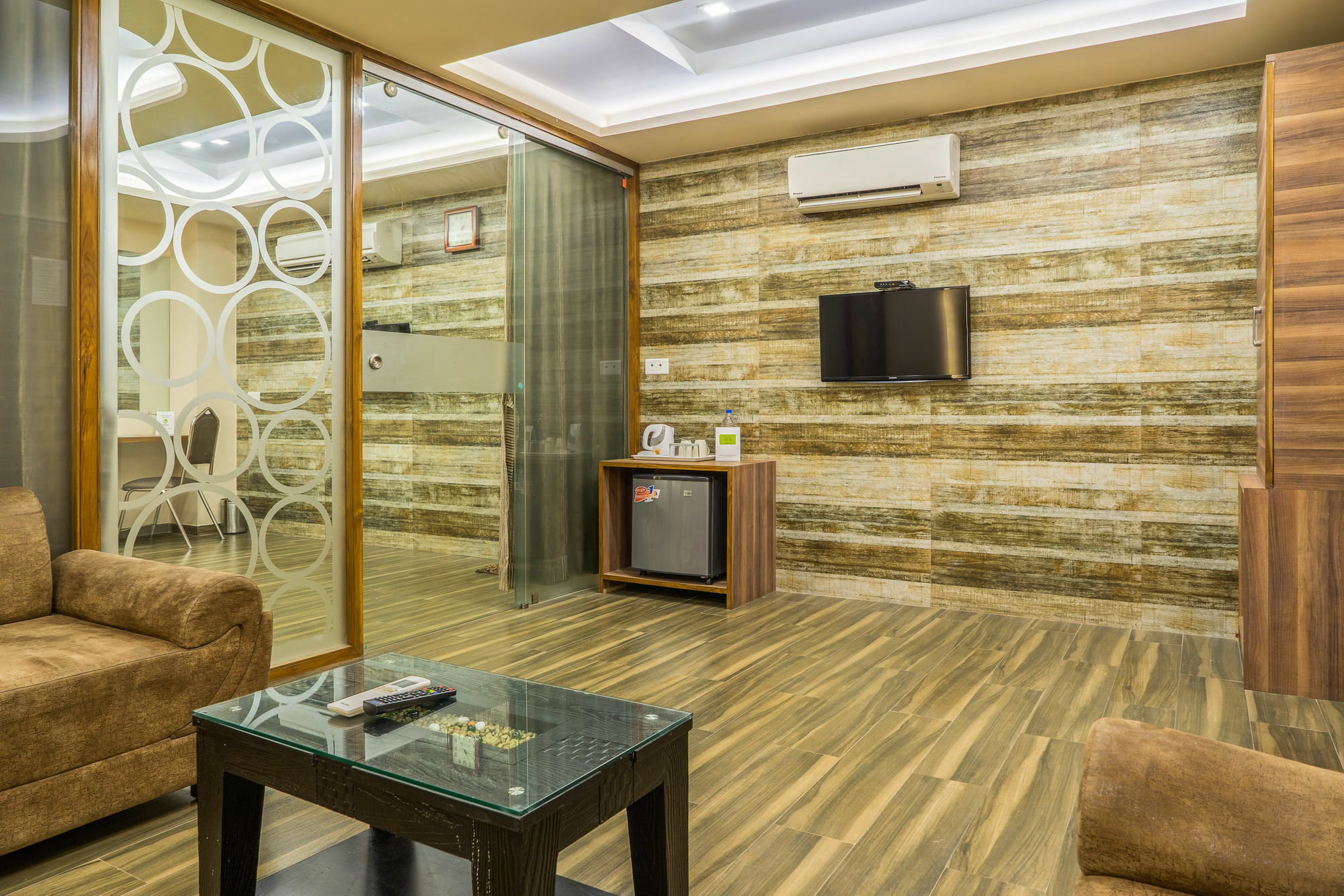 Treebo Unity Hotel Ahmedabad Exterior foto